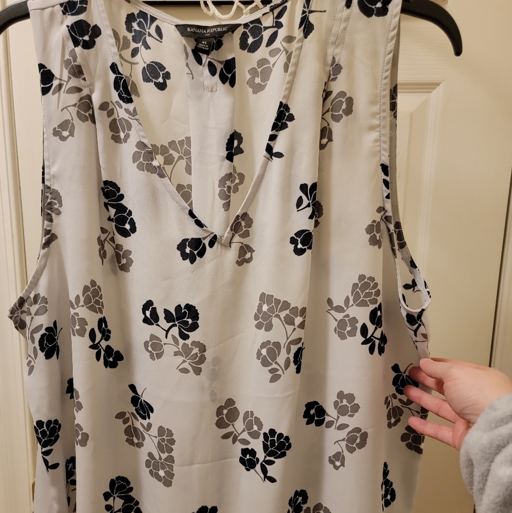 Banana Republic sleeveless top
